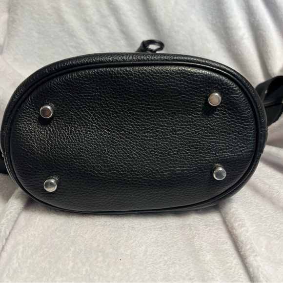 Coach Black and Cream Signature Medium Size - Picture 5 of 10